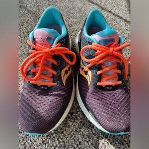 Saucony Triumph Women’s Running Shoes.  Size 9